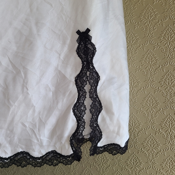 Victoria's Secret White Y2K Slip Dress - Picture 4 of 5